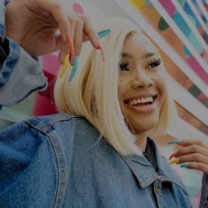 Meet your Posher, Hitomi